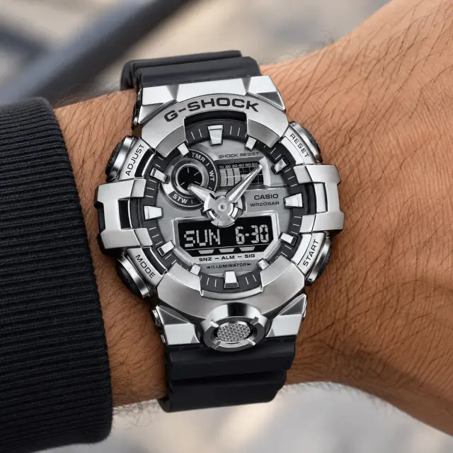 Ανδρικό Ρολόι Casio G-SHOCK 11-GM-700-1AER Αναλογικό-Ψηφιακό με Ασημί Κάσα και Μαύρο Λουράκι 2