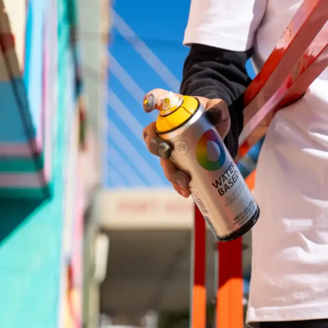 MTN Waterbased Spray Paint 400ml WB4 Fluorescent Blue 2