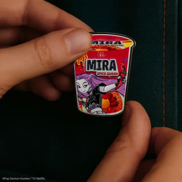 Κονκάρδα Mira Spice Queen Noodles Kpop Demon Hunters Pin 3