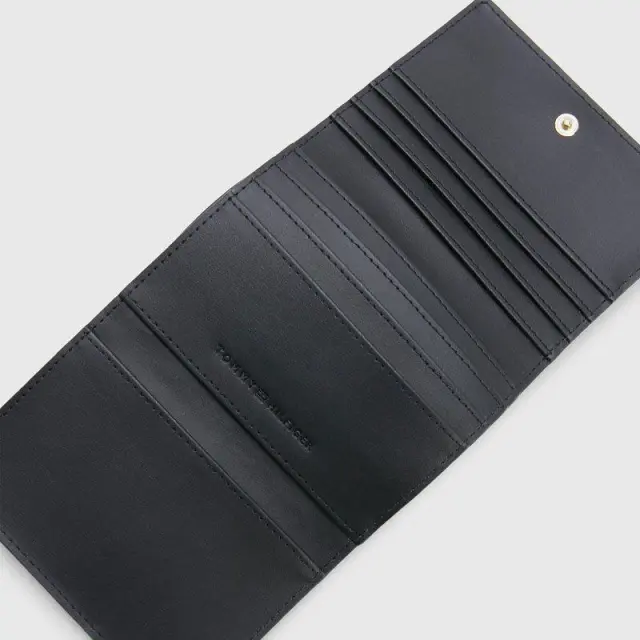 Tommy Hilfiger - Γυναικείο Πορτοφόλι Th Casual Bi-Fold Wallet AW0AW14634-BDS Μαύρο 3