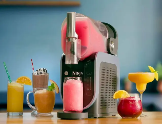 Μηχανή για γρανίτες Ninja SLUSHi FS301EU με 5 αυτόματα προγράμματα, ισχύ 200W και χωρητικότητα 2.5lt FS301EU