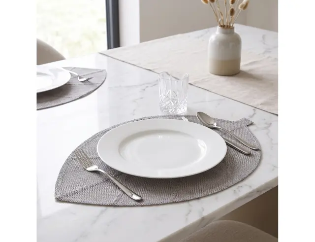 Σουπλά Secret de Gourmet σε σχήμα φύλλου, με διαστάσεις 50x33cm - Light Grey 118842K