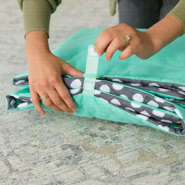 INFANTINO GIANT SENSORY DISCOVERY MAT WITH HANDLE 3