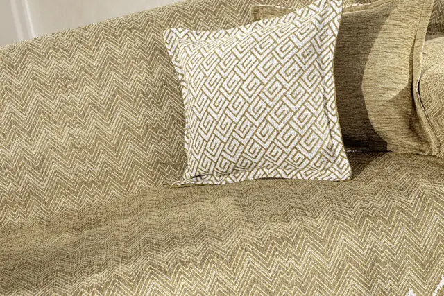 ΡΙΧΤΑΡΙ ΔΙΘΕΣΙΟΥ 180x250 MARVIN GOLDEN GUY LAROCHE 3