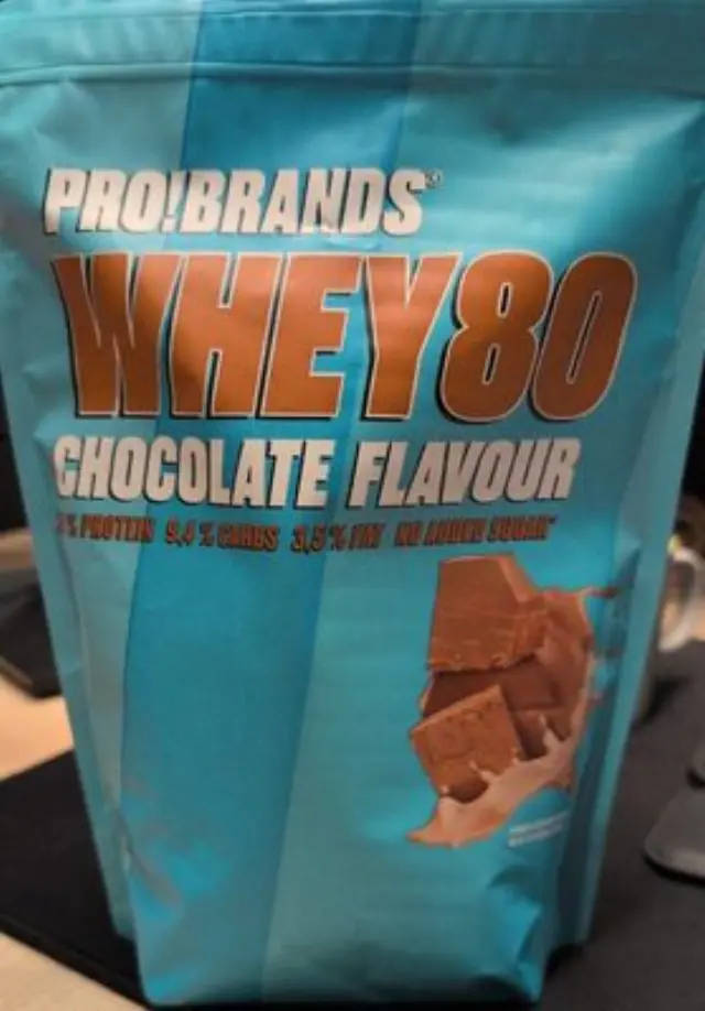 Pro!Brands Whey80 Chocolate Υδατοδιαλυτό Ρόφημα περιεκτικότητας 80% Πρωτεΐνης Ορού Γάλακτος Σε Σκόνη Με Γεύση Σοκολάτα 500gr