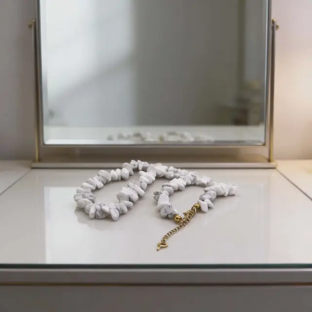 Howlite Chip Necklace