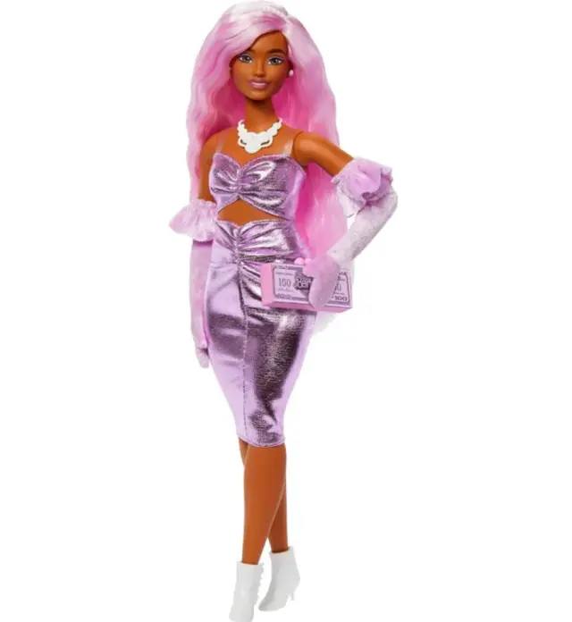 Barbie Deluxe Fashionistas Με Στολή Barbiecore, Ροζ Μαλλιά Και Γυαλιστερό Ροζ Φόρεμα / HYV25 (Mattel)