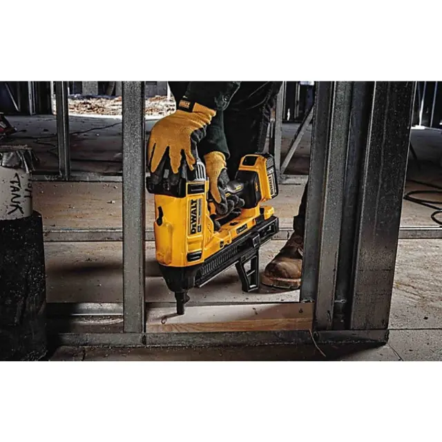 DeWalt DCN890P2 - Καρφωτικό Σκυροδέματος Μπαταρίας 18V XR Brushless με Βαλίτσα , Φορτιστή + 2 Μπαταρίες 5.0Ah (2×5.0Ah) 2