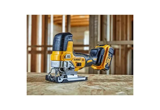 Dewalt DCS335N-XJ Σέγα 18V Solo Brushless 3