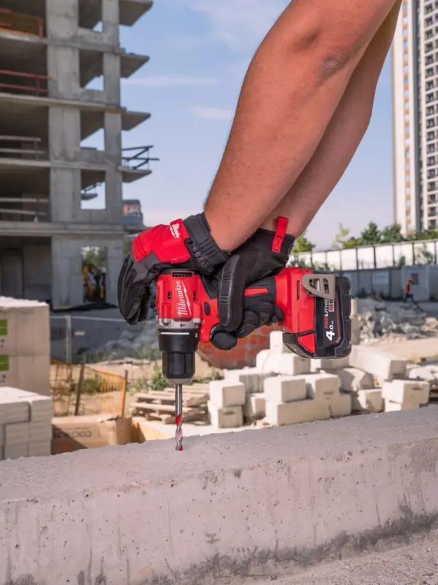 Milwaukee 4933492824 - Κρουστικό Δραπανοκατσάβιδο Μπαταρίας Brushless M18 BLPDRC-422C 18V μαζί με 2 x μπαταρίες M18 B4, φορτιστή M12-18 C, kitbox 2