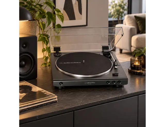 Αυτόματο Πικάπ Audio Technica AT-LP60xUSB με belt drive, προενισχυτή, ταχύτητες 33-1/3, 45 RPM και σύνδεση RCA, USB