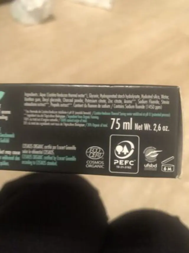 100% Natural Activated Charcoal with Fluoride 2