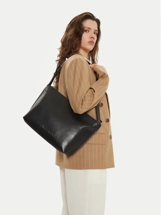Calvin Klein - Γυναικεία Τσάντα Ck Embossed Logo Medium Tote K60K612570-BEH Μαύρη 2