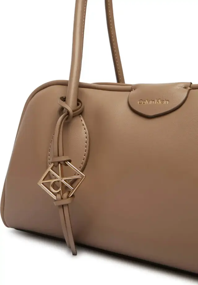 Calvin Klein Γυναικεία Μεσαία Τσάντα Emblem Trio Shoulder Bag Μπεζ 2