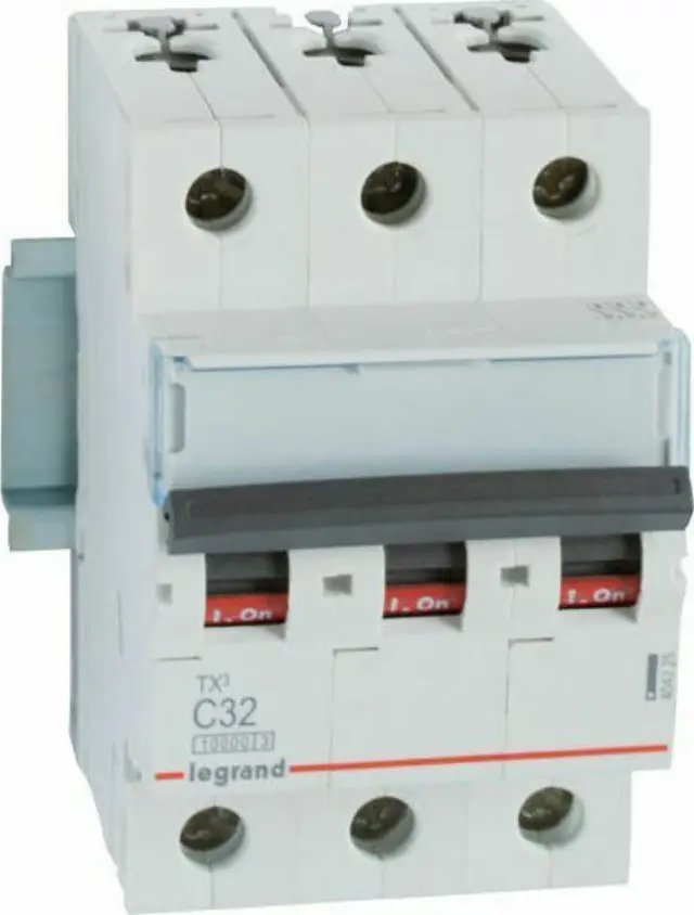 MCB TX3 3P C32 10kA