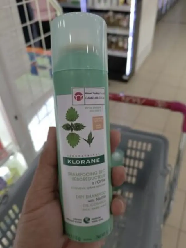 Klorane Dry Shampoo with Nettle Dark Hair Ξηρό Σαμπουάν με Τσουκνίδα για Σκουρόχρωμα Λιπαρά Μαλλιά, 150ml