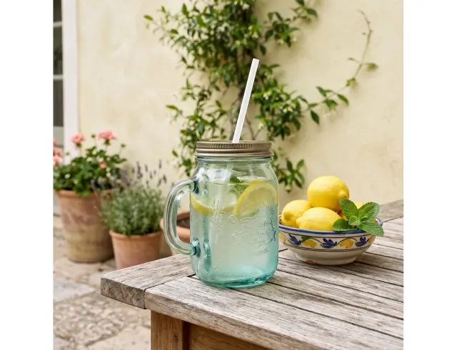 Ποτήρι Glass Drops Authentic Est. 1896 (3109) Με χερούλι, καπάκι & καλαμάκι, Από ανακυκλωμένο γυαλί, Χωρητικότητας 550ml, Διαστάσεων Ø 12 x Υ 23 cm 3109