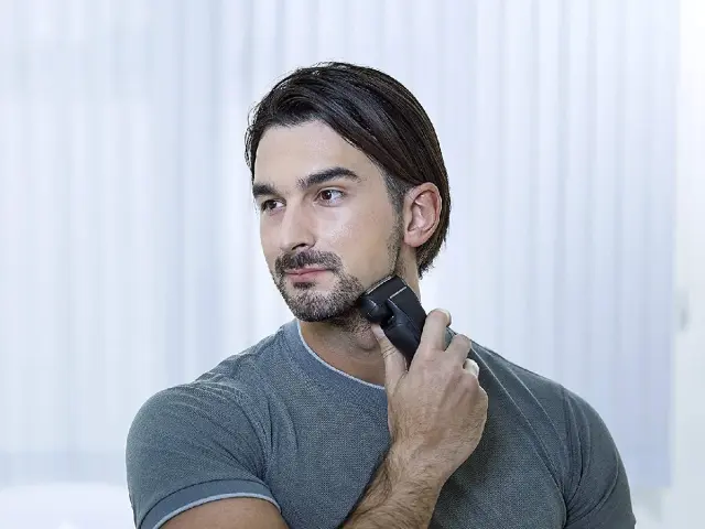 Panasonic Men's 3-Blade Wet & Dry Electric Shaver ES-RT37 Περιστρεφόμενη Ξυριστική Μηχανή Προσώπου Επαναφορτιζόμενη 3