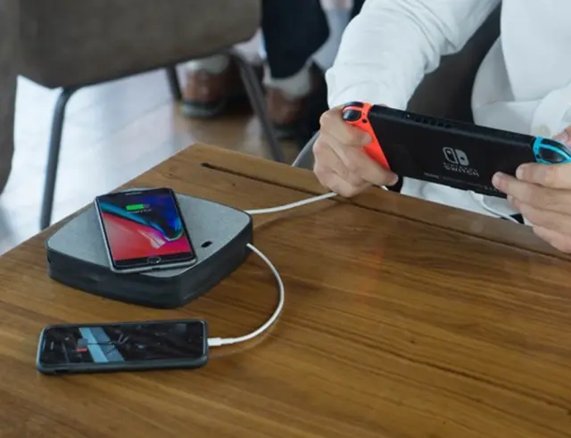 Σταθμός ασύρματης φόρτισης X-Moove Dockstation - 3x USB 2.0 ports, 1x USB Type-C portDOCKSTATION 2