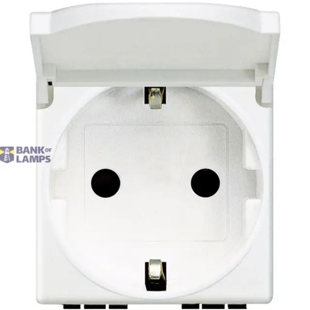 st ger socket 16A