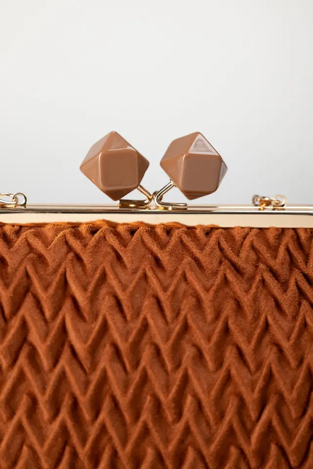Γυναικείο clutch με αλυσίδα 3
