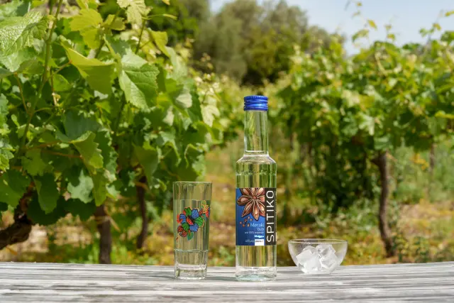 Ούζο από 100% απόσταξη 50ml 2
