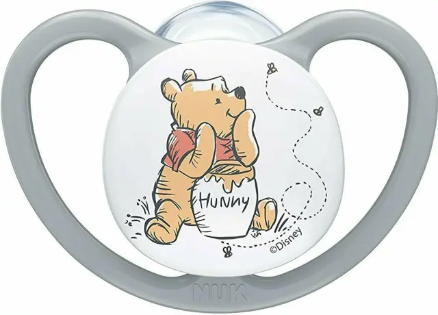Nuk Ορθοδοντική Πιπίλα Σιλικόνης για 0-6 μηνών Space Winnie με Θήκη Winnie the Pooh Λευκή
