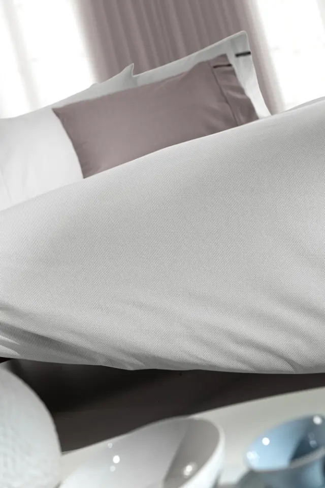 ΣΕΝΤΟΝΙ ΒΑΜΒΑΚΟΣΑΤΕΝ ΥΠΕΡΔΙΠΛΟ MINIMAL SILVER 240X270 GUY LAROCHE 2