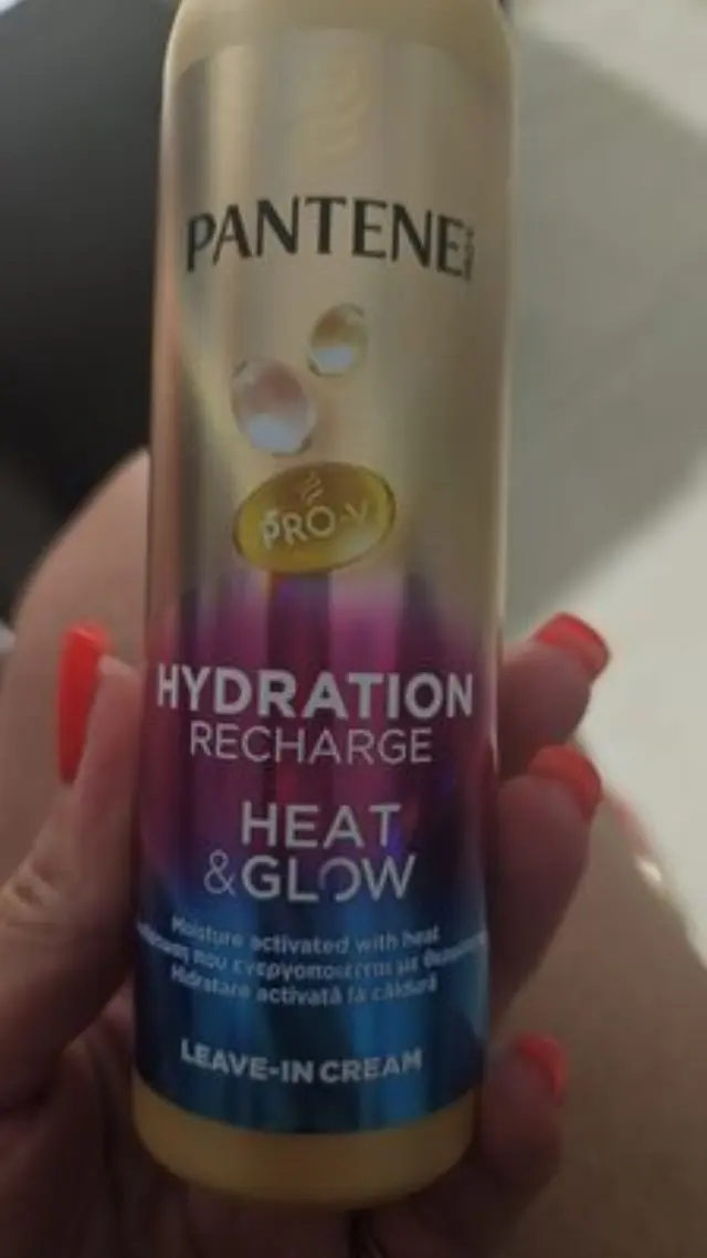 Κρέμα Μαλλιών Χωρίς Ξέβγαλμα Pantene ProV Moisture Recharge Heat & Glow 135ml
