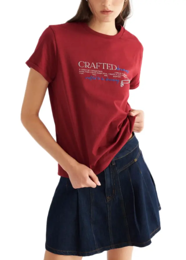 Attrattivo γυναικείο t-shirt με τύπωμα 9923922-1