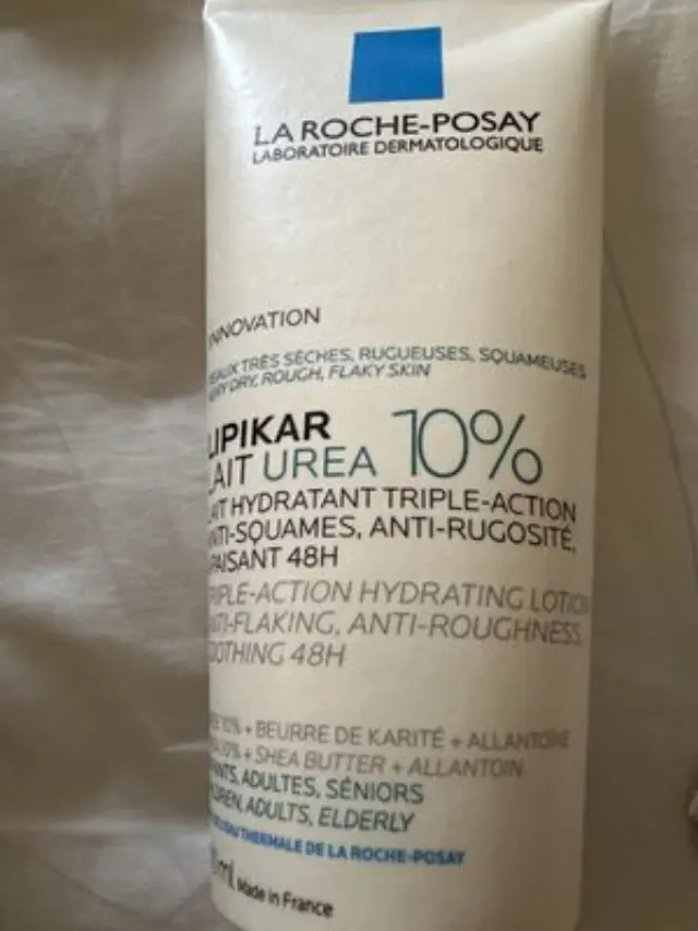 LA ROCHE-POSAY Lipikar Lait Urea 10% Ενυδατικό Γαλάκτωμα Τριπλής Δράσης Για Το Ξηρό Τραχύ Δέρμα 200ml
