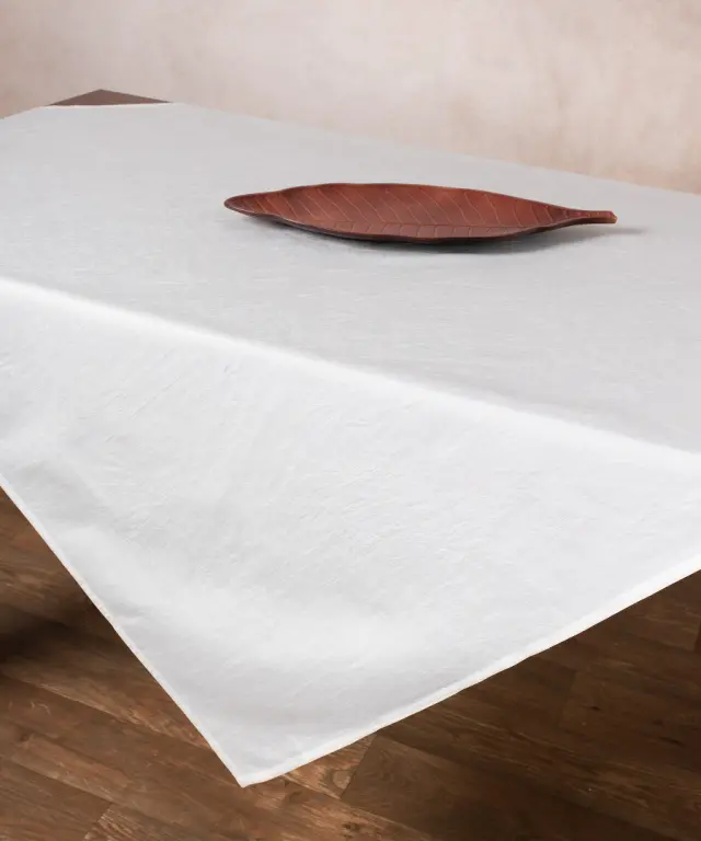 Σατέν τραπεζοκαρέ 2015 (130cm x 130cm) ivory - -