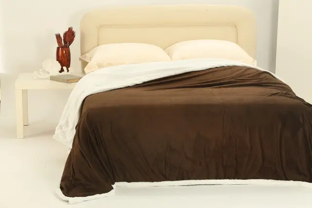 κουβέρτα fleece με sherpa (170cm x 220cm) ξυρισμένο καφέ -