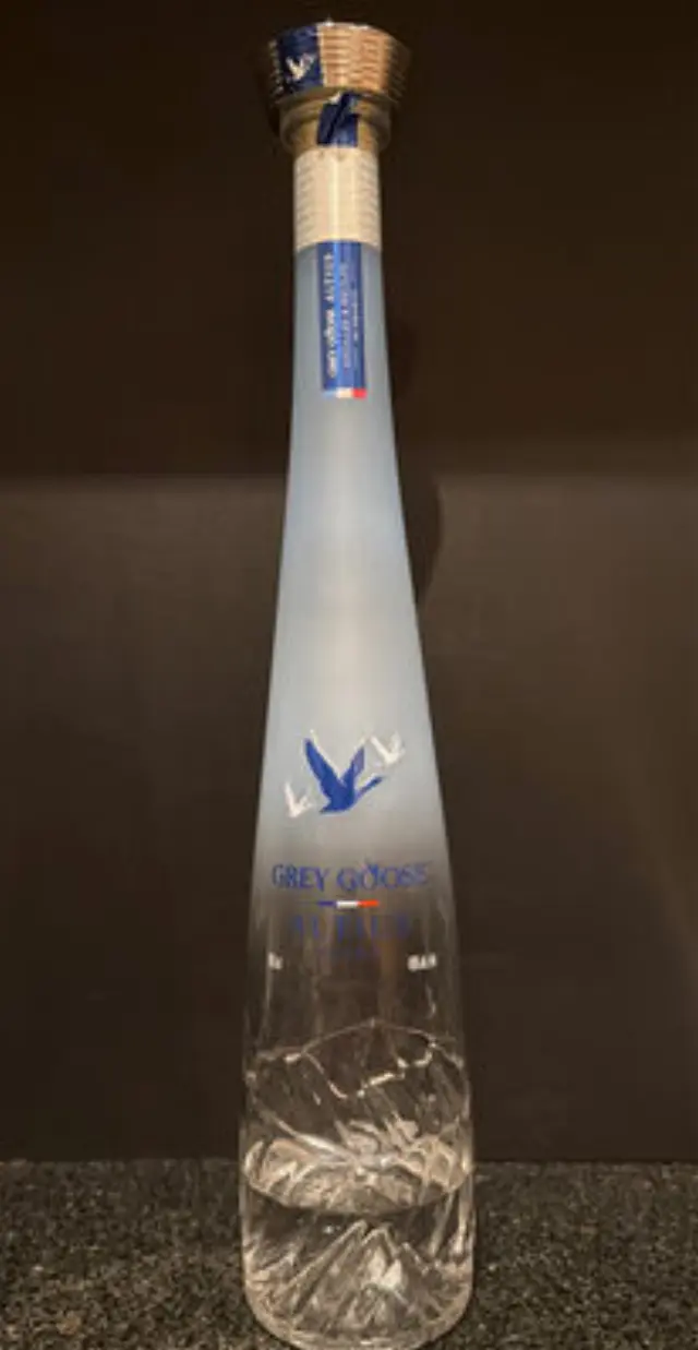 GREY GOOSE ALTIUS VODKA 700ml
