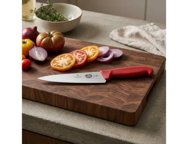 Μαχαίρι Chef Victorinox Fibrox με μήκος λεπίδας 15cm - Red 5.2001.15