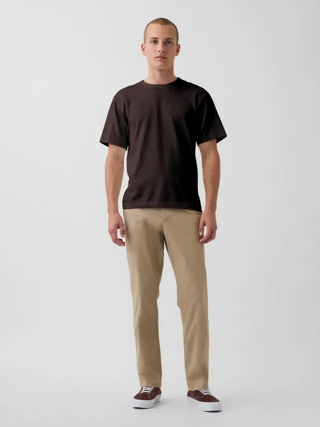 Μπεζ Modern Khakis σε Ίσια Γραμμή με Τεχνολογία GapFlex Khaki