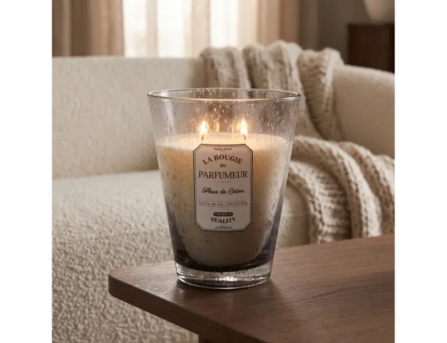 Αρωματικό κερί Home Deco Factory με διάρκεια καύσης 120 ώρες, άρωμα Cotton flower και διαστάσεις 18.5x23cm BO5576