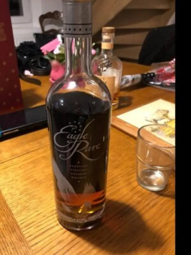 EAGLE RARE KENTUCKY STRAIGHT BOURBON WHISKEY 700ml