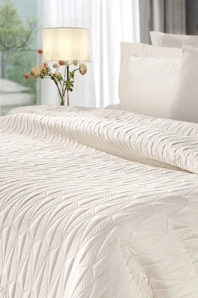 ΣΕΤ ΚΟΥΒΕΡΛΙ KING SIZE 240×250 3 ΤΕΜΑΧΙΩΝ RUBY IVORY GUY LAROCHE 2