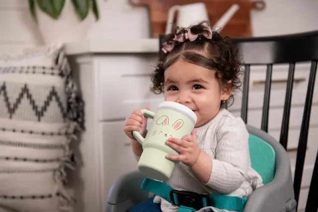 INFANTINO My 1st Tumbler -Easter Bunny κύπελο με καλαμάκι σιλικόνης 260 ml