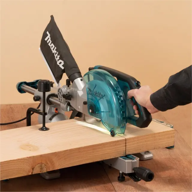 Makita LS0816F - Συρόμενο σύνθετο πριόνι κοπής με σύνθετο φαλτσοπρίονο 216 mm (8-1/2") 2