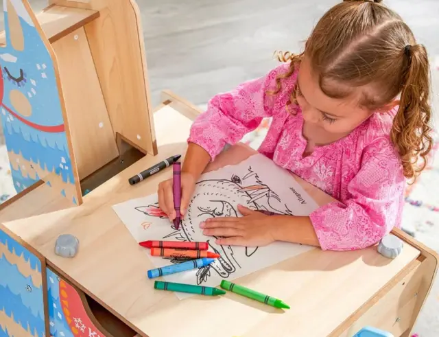 Τραπέζι Llama Pinata Building Bricks KidKraft με επιφάνεια για τουβλάκια και διαστάσεις 75.1x41x70.2cm 25939 2