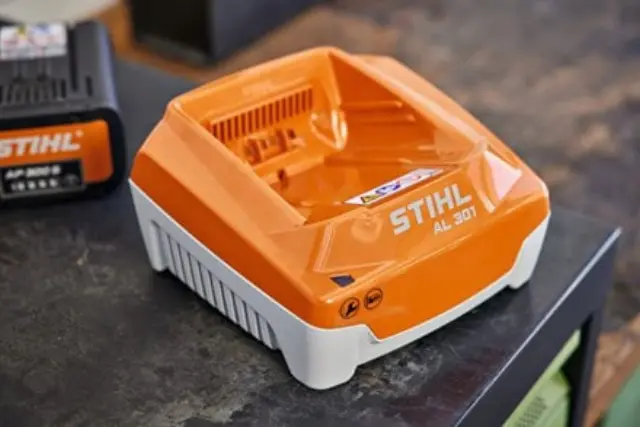 Ταχυφορτιστής STIHL AL 301 2