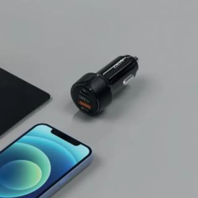 Universal φορτιστής αυτοκινήτου USB-A QC3.0 & USB-C PD3.0 38W, σε μαύρο χρώμα. 3