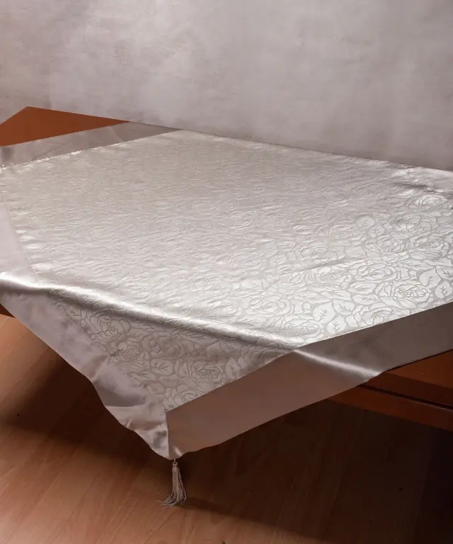 Σατέν τραπεζομάντηλο 2009 λουλούδι (160cm x 220cm) γκρί - -