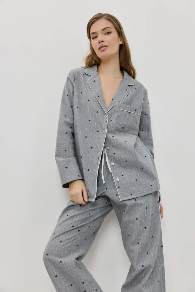 Aruelle Harriet Βαμβακερή Flannel Πιτζάμα Με Κουμπιά Γκρι Ριγέ Με Καρδούλες 2