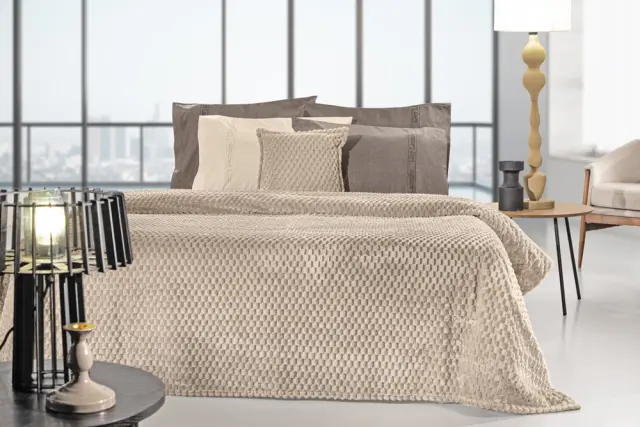 ΦΛΙΣ ΚΟΥΒΕΡΤΑ ΜΟΝΗ ΜΕ ΜΑΞΙΛΑΡΟΘΗΚΗ SMOOTHIE TAUPE 160X220 GUY LAROCHE