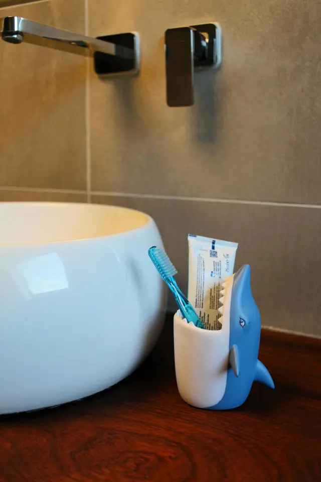 Βάση Οδοντόβουρτσας Toothbrush holder Shark 15318 3