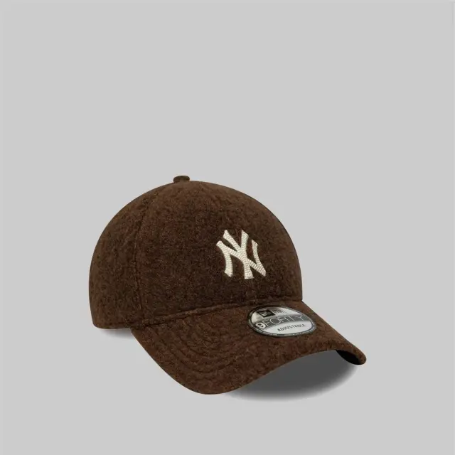New Era New York Yankees MLB Winter Borg Brown 9FORTY Adjustable Cap 60915754 - One Size 3