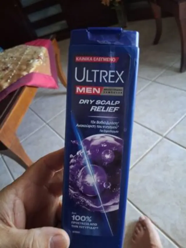 Ultrex Men Delicate Touch Αντιπιτυριδικό Σαμπουάν με Εκχύλισμα από Πράσινο Τσάι Κατάλληλο για Ξηροδερμία 360ml